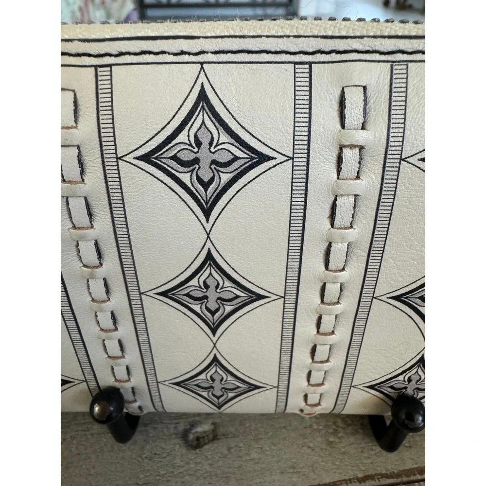 Brighton Leather Zip Around Wallet Cream Black Geometric Whipstitch Scroll